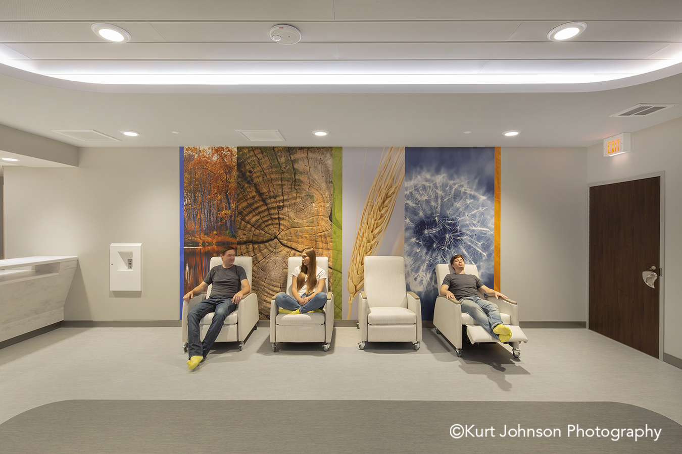 Nebraska Medicine Koroseal Fusion Custom Photographic Color Slices Vector Graphics Grasses Landscape Tree Botanical Flower Psychiatric Emergency Services Hallway Seating Patient Waiting install installation Behavioral Health 